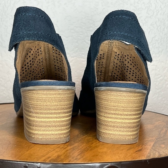 288. Sonoma Blue/Teal Suede Open Toe Cut Out chunky heel sandals size 10 - Picture 7 of 7